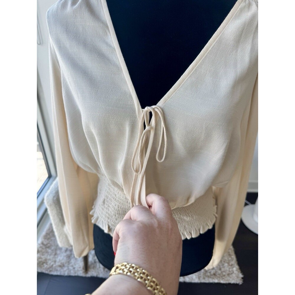 Express Cream Deep V-Neck Tie Front Long Sleeve Cropped Blouse Size Large NEW! - Picture 2 of 6